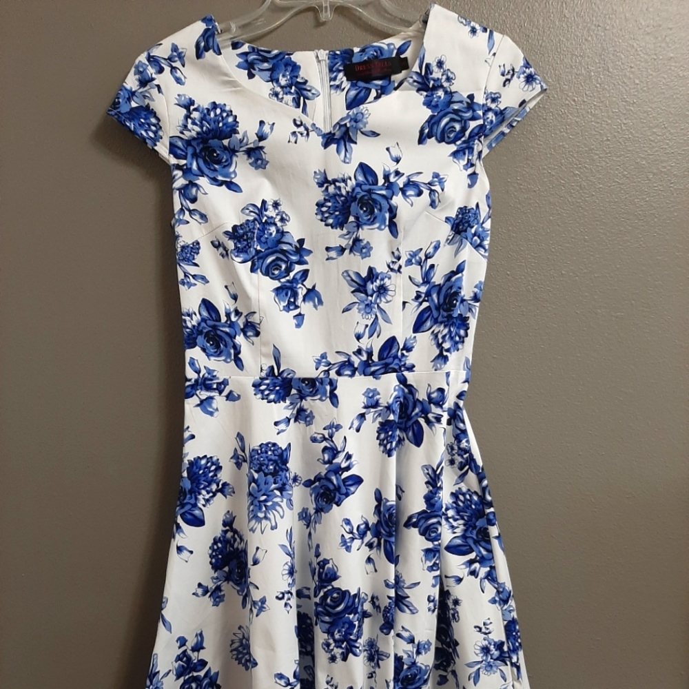 Dress Tells blue floral dress
